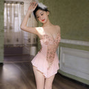 Body com decote em V profundo, bordado floral e abertura na virilha